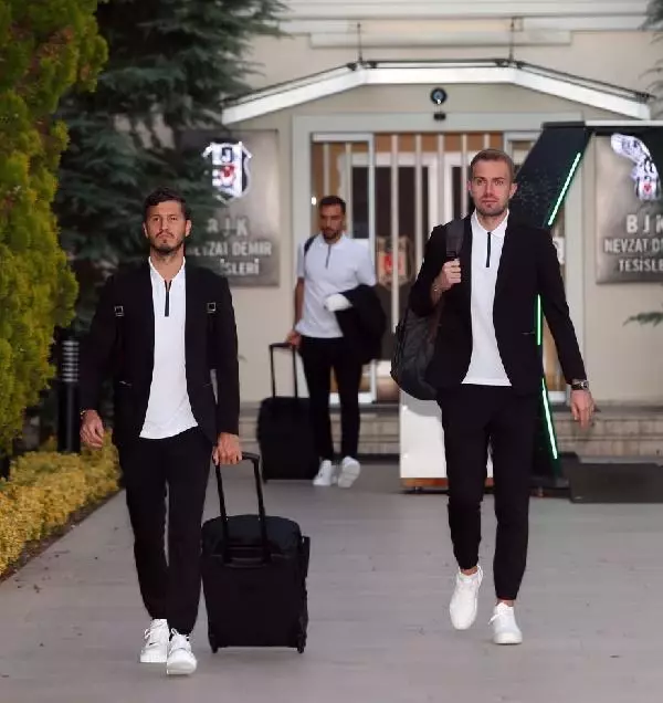 Beşiktaş, Hollanda'ya Gitti