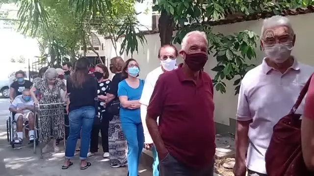 Brezilya'da 60 yaş ve üstü vatandaşlara hatırlatma dozu aşıları uygulandı