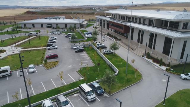 Cumhurbaşkanı Erdoğan tarafından açılan Ankara-Niğde otoyolundaki tesisler, 10 bin şahsa istihdam sağlayacak