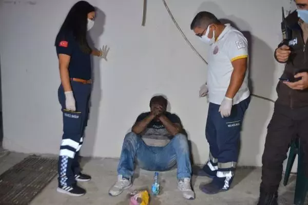 ADANA-EVİN İÇİNDE YANMAKTAN MAHALLE BEKÇİLERİ KURTARDI