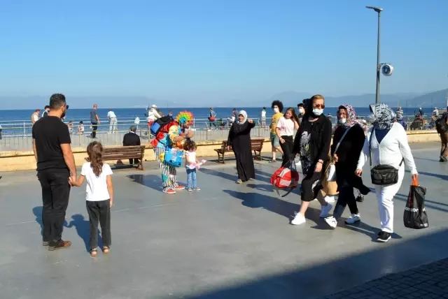 Fırtına sonrası Mudanya sahili doldu taştı