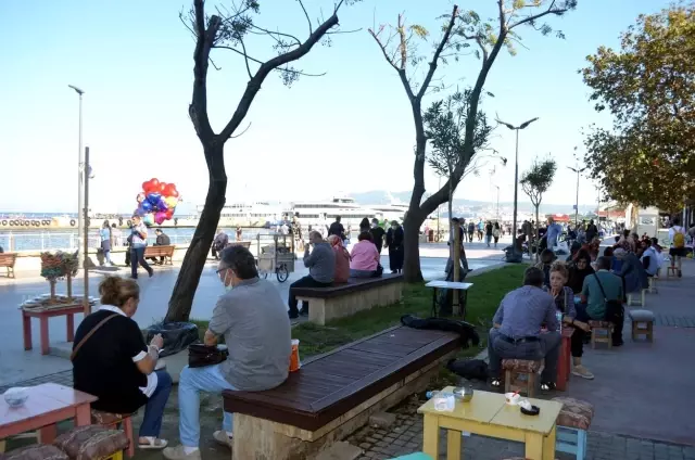 Fırtına sonrası Mudanya sahili doldu taştı