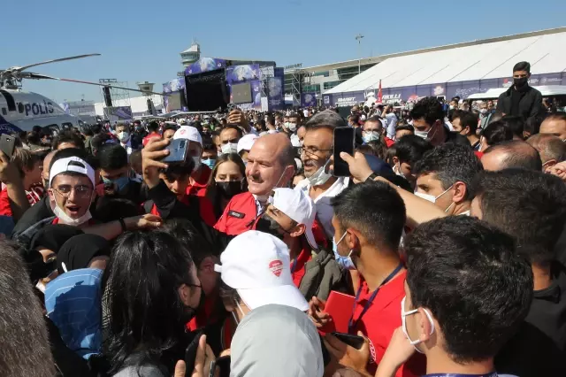 İçişleri Bakanı Soylu, TEKNOFEST'i ziyaret etti