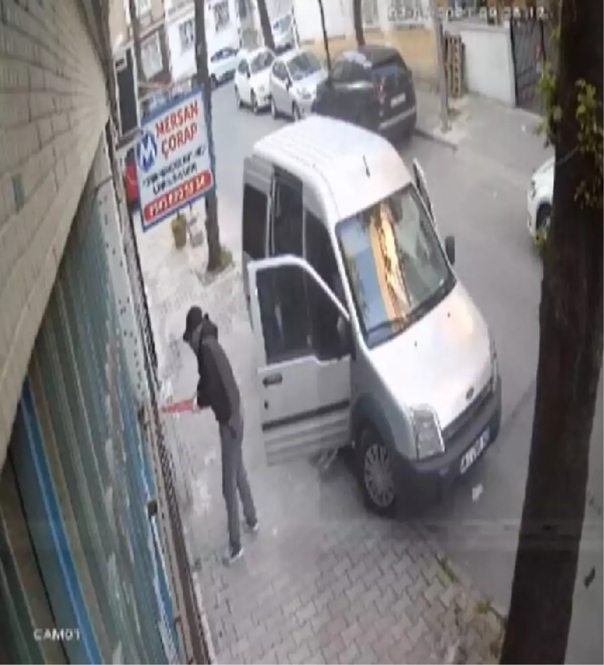 İstanbul'da 30 iş yerinden hırsızlık yapan şüpheliler yakalandı