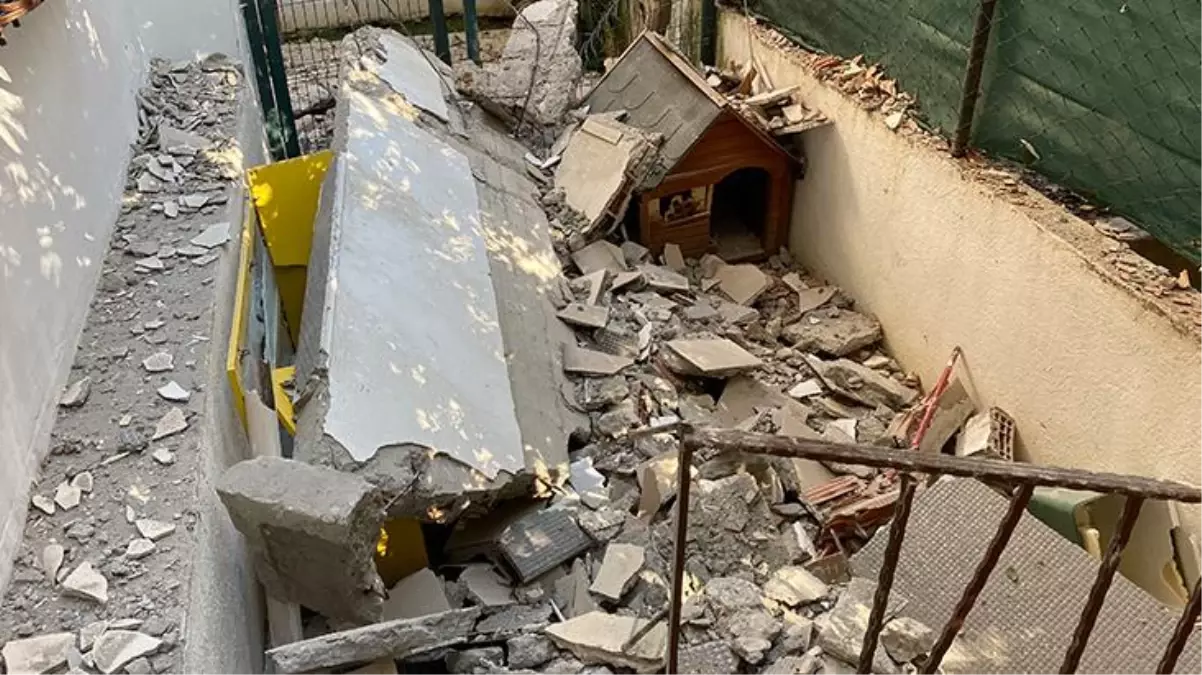 Kadıköy'de hareketli dakikalar! 5 katlı apartmanın 2 balkonu büyük bir gürültüyle çöktü