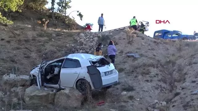 Son dakika haberi! OTOMOBİL ŞARAMPOLE YUVARLANDI; SÜRÜCÜ YARALI, EŞİ ÖLDÜ