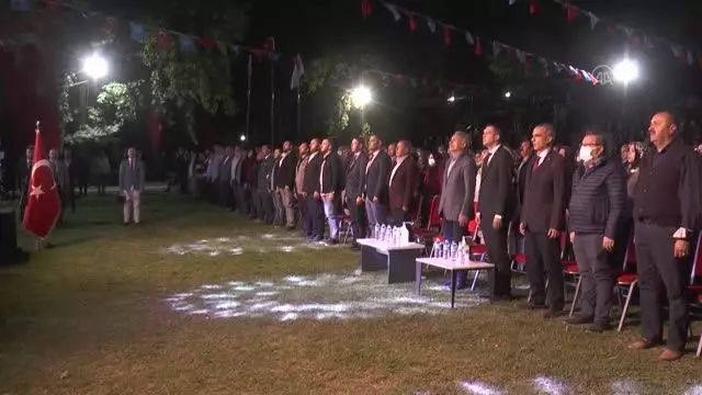Sanatçı Mustafa Yıldızdoğan, Denizli'de konser verdi