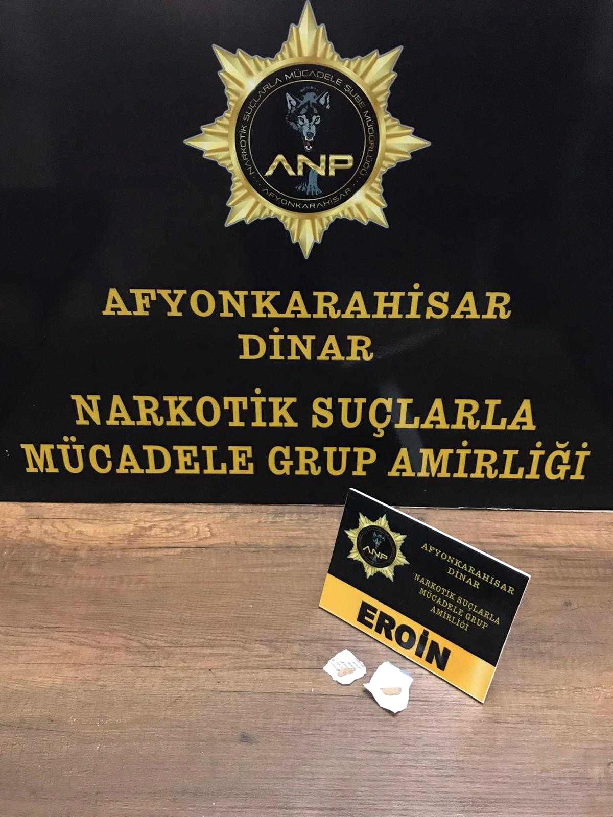 Şüphe üzerinde üst araması yapılan şahısta eroin ele geçirildi