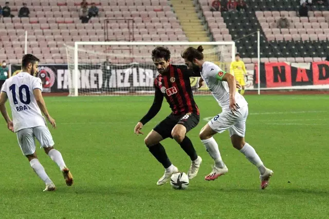TFF 2. Lig: Eskişehirspor: 2 Pazarspor: 6