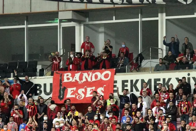 TFF 2. Lig: Eskişehirspor: 2 Pazarspor: 6