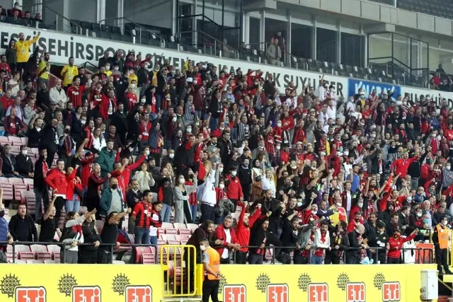 TFF 2. Lig: Eskişehirspor: 2 Pazarspor: 6