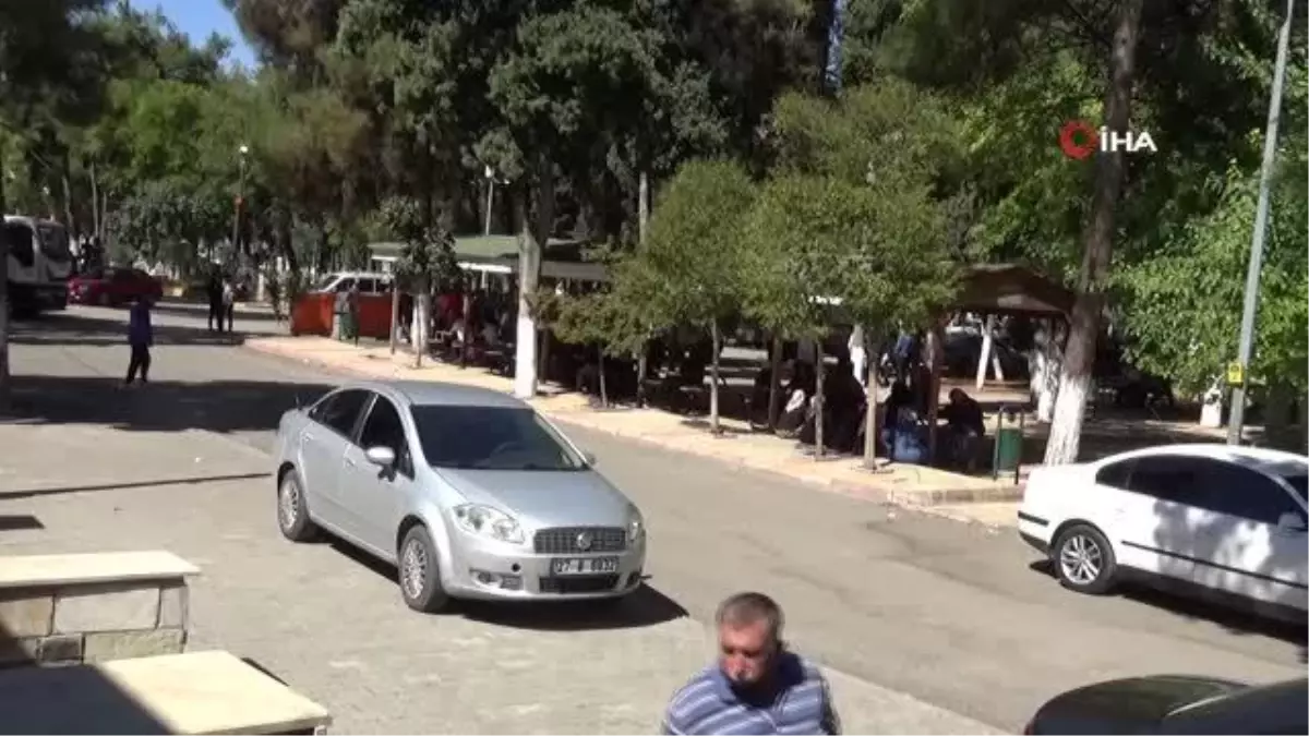 Yakınları sinir krizi geçirdi... 17 yaşındaki genci önce silahla vurdular, sonra levyeyle darp ettiler