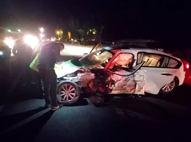 Yola çıkan domuz sürüsü kazaya neden oldu: 6 yaralı