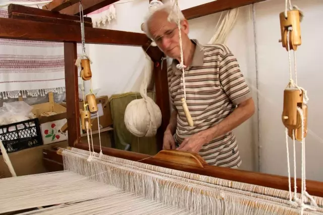 59 yıldır dokuma tezgahının başında