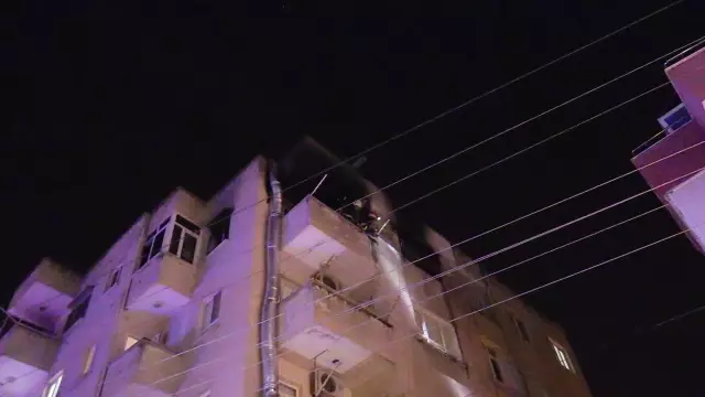Son dakika haber... Yangın çıkan evde mahsur kalan kişi kurtarıldı