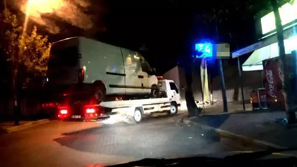 AKSARAY'DA MİNİBÜSE BİNDİRİLEN 24 KAÇAK GÖÇMEN AVCILAR'DA YAKALANDI