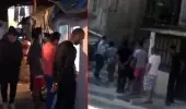 Beyoğlu'nda ekipleri harekete geçiren görüntü! Uyuşturucu almak için kuyruğa girdiler