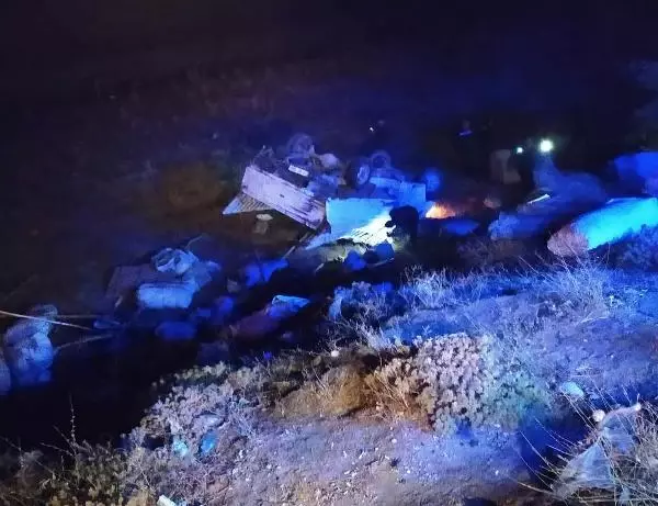 Bitlis'te iki araç kafa kafaya çarpıştı: 7 yaralı