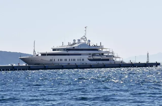 Bodrum'da süper lüks yat trafiği devam ediyor