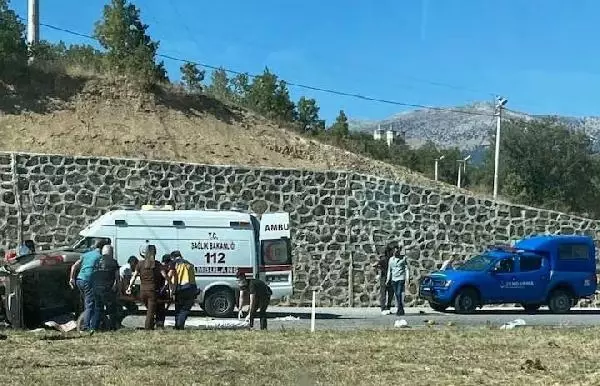 Trafik kazasında 1 kişi öldü, 3 kişi yaralandı