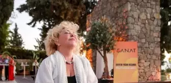 Petersburg: Gülsin Onay, Bodrum'da gün batımına karşı verdiği piyano resitaliyle büyüledi Petersburg: Gülsin Onay, Bodrum'da gün batımına karşı verdiği piyano resitaliyle büyüledi