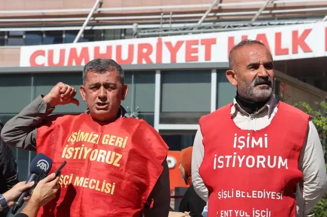 Haksız yere işten çıkarıldığını öne süren 4 işçi CHP Genel Merkezi önünde basın açıklaması yaptı