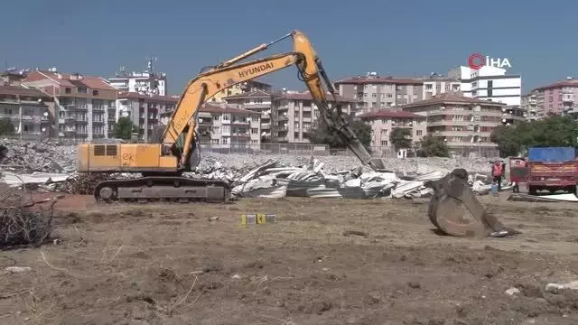 Harabeye dönen Cebeci İnönü Stadı Millet Bahçesi olacak