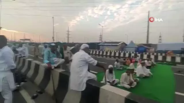 Hindistan'da çiftçiler yeni tarım yasasını protesto etti