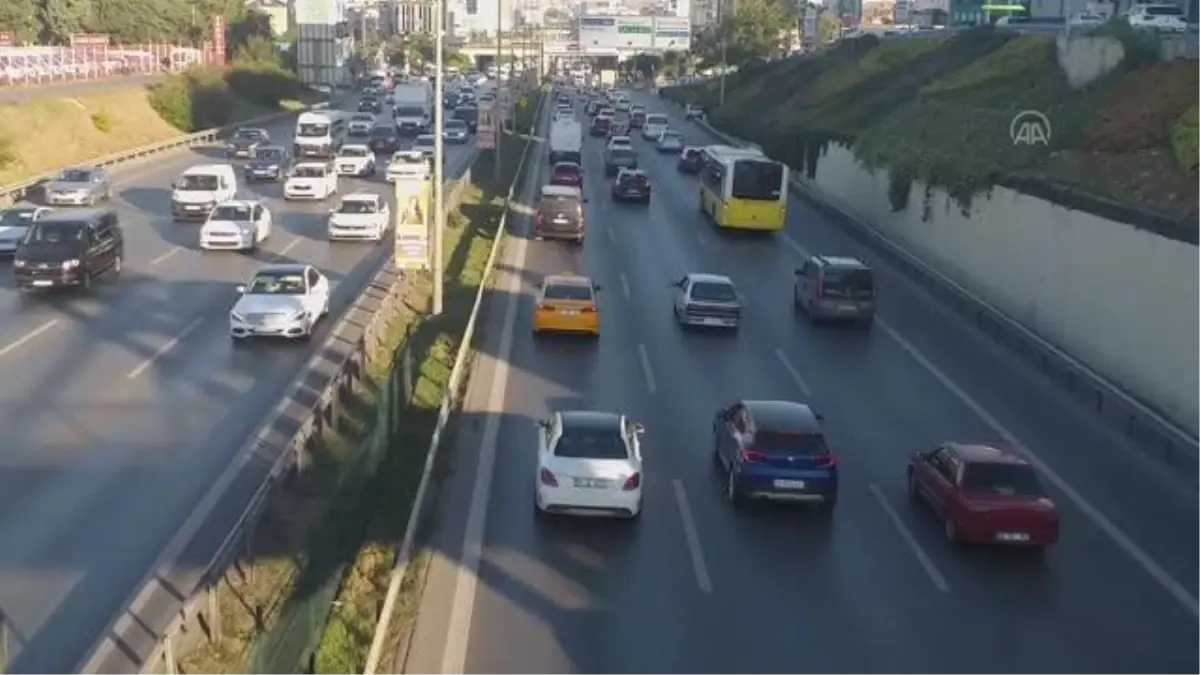 İstanbul haftanın ilk iş gününe yoğun trafikle başladı