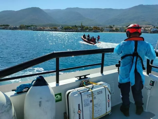 İzmir ve Aydın'da Türk kara sularına itilen 306 düzensiz göçmen kurtarıldı
