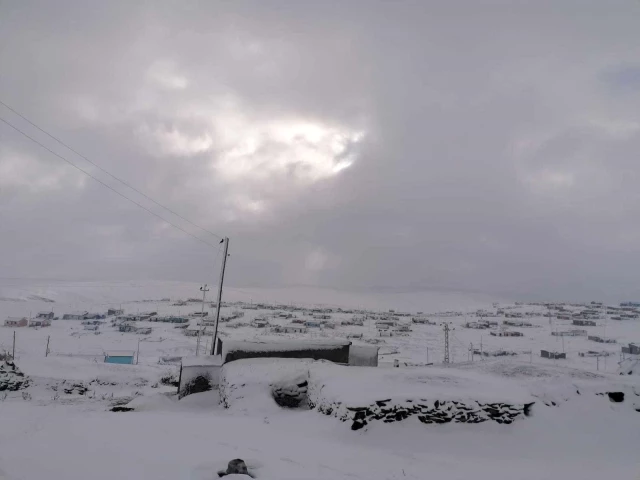Kar etkili oldu: Yaylacıların dönüş hazırlıkları erken başladı