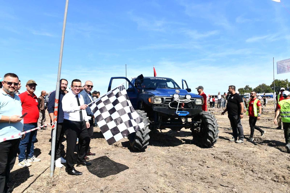 Mustafakemalpaşa'da 4x4'lük heyecan