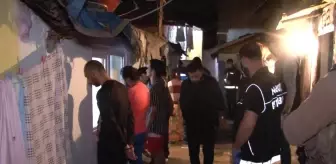 Giresun: Son dakika haberleri: Sokak ortasında uyuşturucu satışı yapan şahıslara polis baskını Giresun: Son dakika haberleri: Sokak ortasında uyuşturucu satışı yapan şahıslara polis baskını