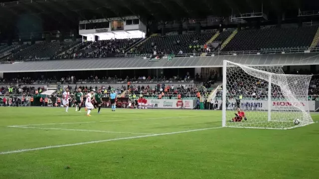 TFF 1. Lig: Denizlispor: 2 Samsunspor: 3