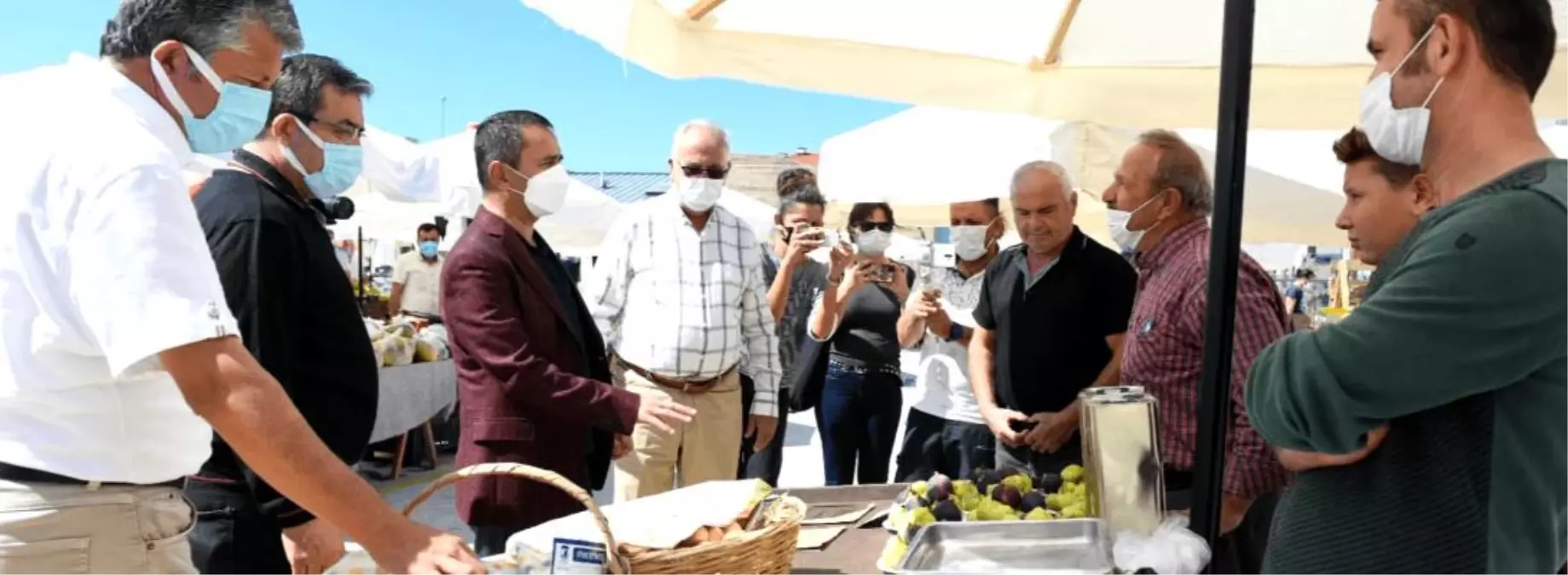 Vali Aktaş ve Başkan Gökhan Harmanlık Pazar Alanını Ziyaret Etti