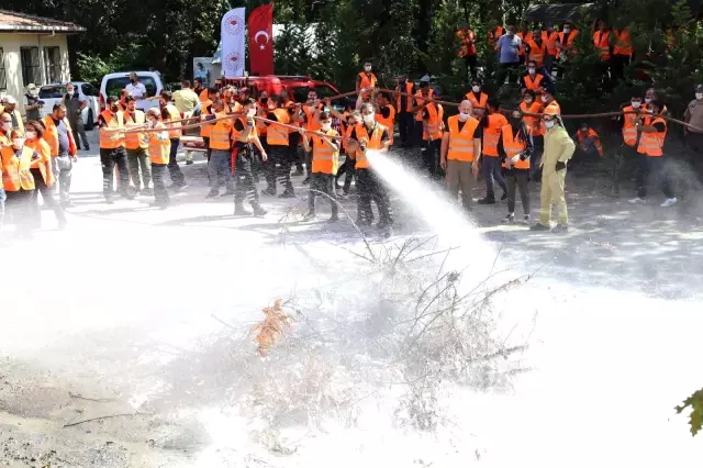 Son dakika... Yangın söndürme gönüllülerinden nefes kesen tatbikat