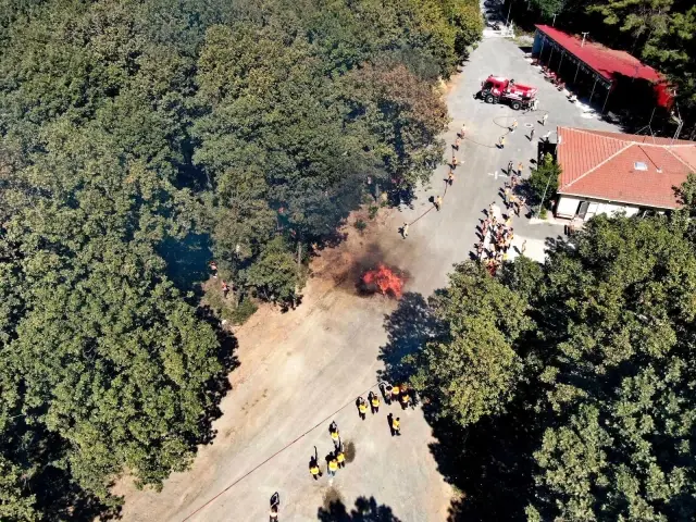 Son dakika... Yangın söndürme gönüllülerinden nefes kesen tatbikat