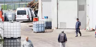 Asit kuyusuna düşen fabrika sahibi ile onu kurtarmaya çalışan işçi hayatını kaybetti