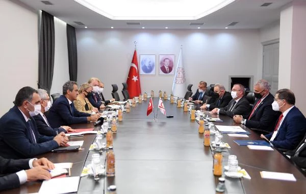 Bakan Özer, KKTC Eğitim ve Kültür Bakanı Amcaoğlu'nu ağırladı