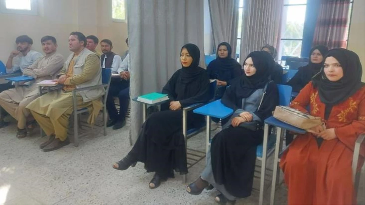Taliban'ın rektör olarak atadığı Muhammed Eşref Ghairat, kadınların Kabil Üniversitesi'ne girişini yasakladı
