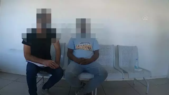 Yunan güvenlik güçlerince darbedilerek denize atıldığı iddia edilen 3 göçmenden 2'si öldü