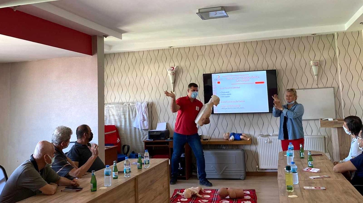 Aydın'da işitme engelli bireylere 'ilk yardım' eğitimi verildi - Vimarsana News