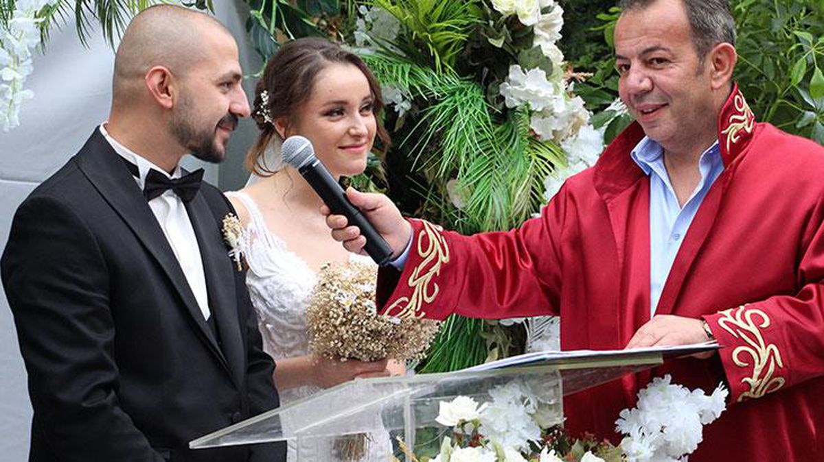 Bolu Belediye Başkanı Tanju Özcan, nikahını kıydığı çiftten 6 çocuk istedi