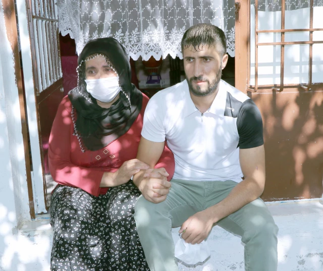 Diyarbakır'da hıçkırık nöbeti geçiren genç tedavi olmak istiyor