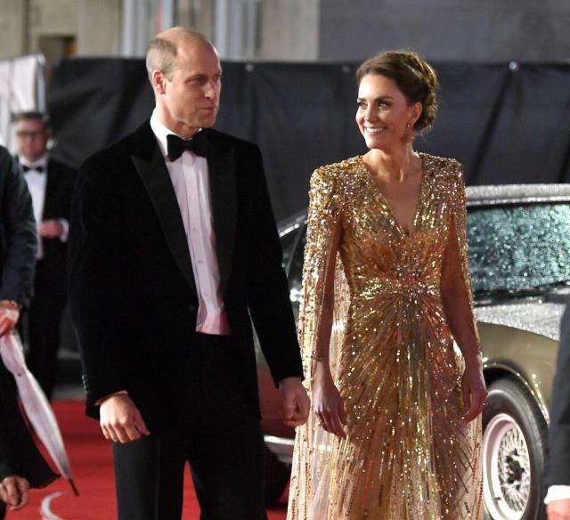 James Bond filminin galasında Kate Middleton rüzgarı! Kıyafetini gören gözlerini alamadı