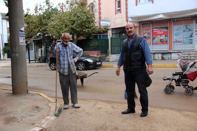 o sokaklarin 87 lik temizlik gonullusu 11 14427188 o