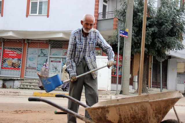o sokaklarin 87 lik temizlik gonullusu 2 14427188 o
