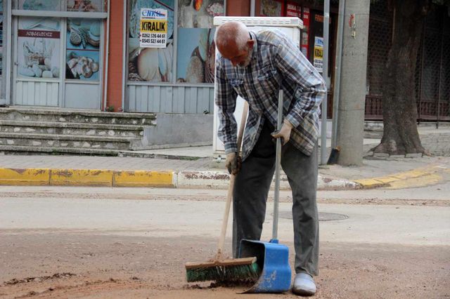 o sokaklarin 87 lik temizlik gonullusu 7 14427188 o