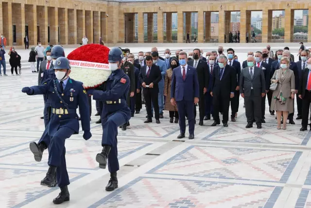 Türkiye Değişim Partisi Genel Lideri Sarıgül, Anıtkabir'i ziyaret etti