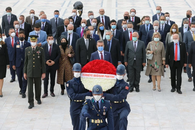 Türkiye Değişim Partisi Genel Lideri Sarıgül, Anıtkabir'i ziyaret etti